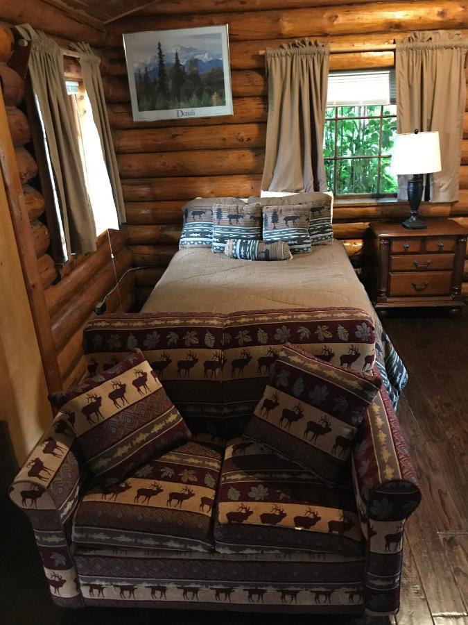 Gwin'S Lodge & Roadhouse Cooper Landing المظهر الخارجي الصورة