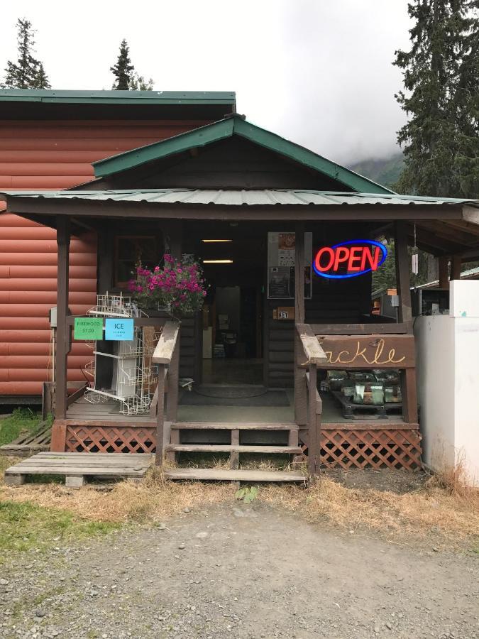 Gwin'S Lodge & Roadhouse Cooper Landing المظهر الخارجي الصورة