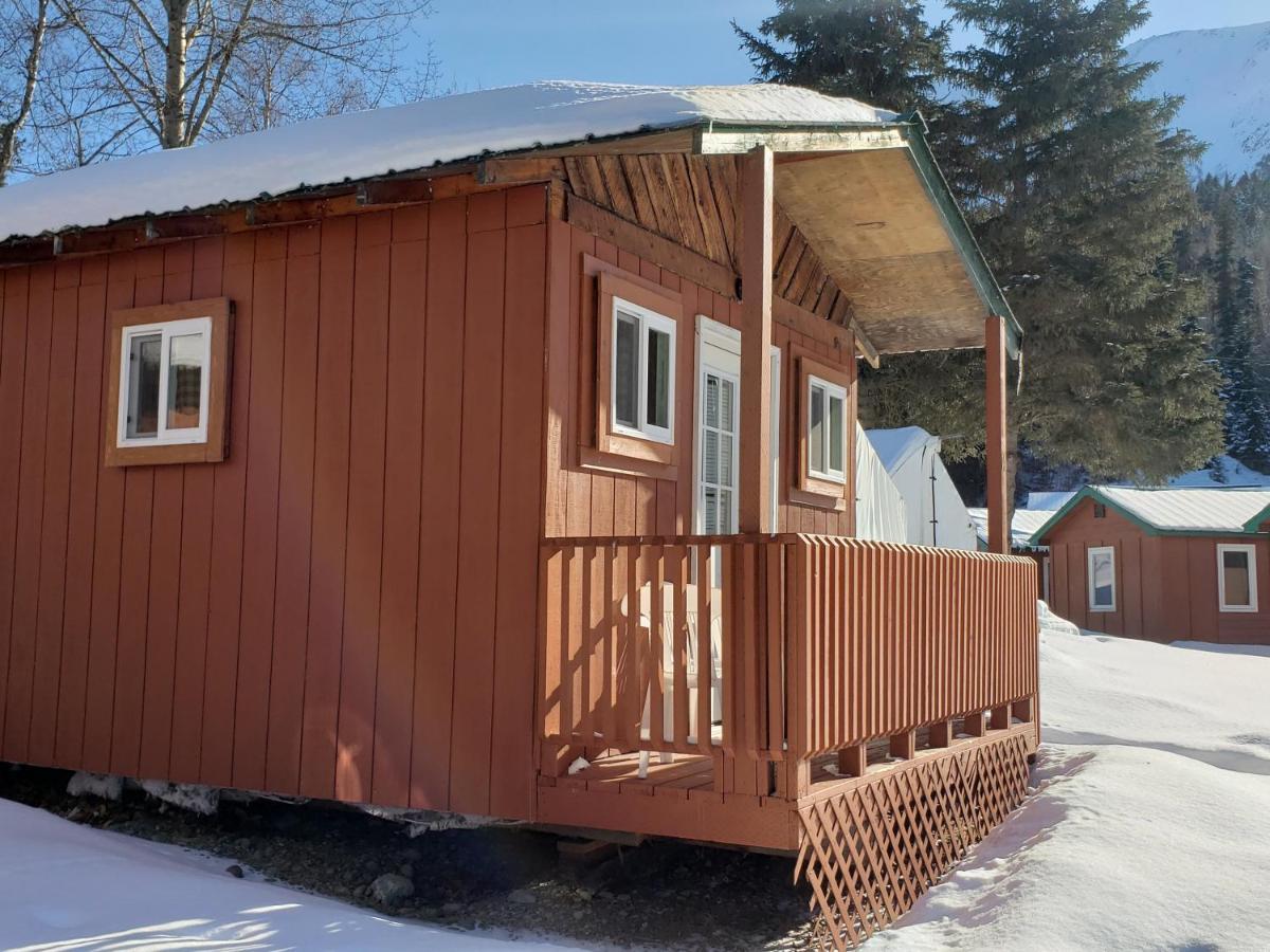 Gwin'S Lodge & Roadhouse Cooper Landing المظهر الخارجي الصورة