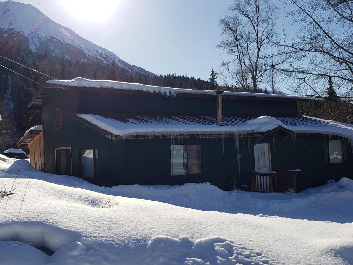 Gwin'S Lodge & Roadhouse Cooper Landing المظهر الخارجي الصورة