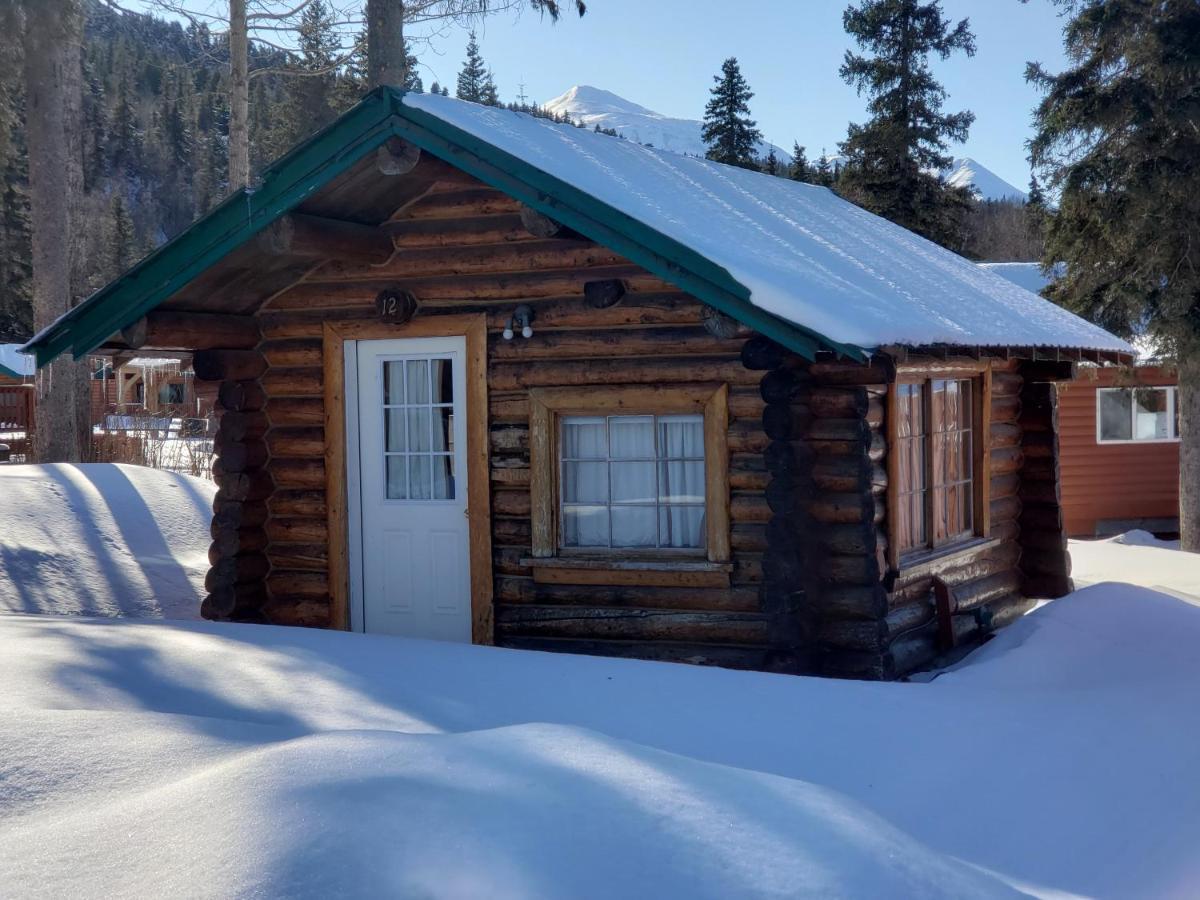 Gwin'S Lodge & Roadhouse Cooper Landing المظهر الخارجي الصورة