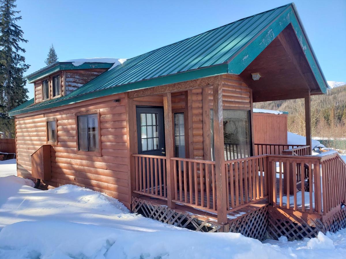 Gwin'S Lodge & Roadhouse Cooper Landing المظهر الخارجي الصورة